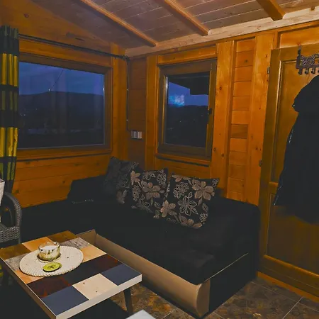 Jos 5 Minuta בית נופש *